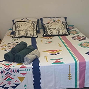 Petit studio cosy avec jardinet - LIVRY