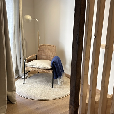 L'abeille du Moulin - D'Or et de Lune