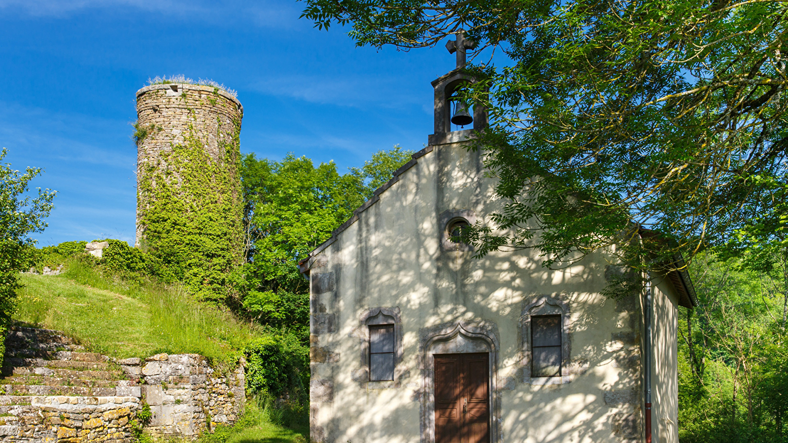 Chapelle Saint-Garadoz et Tour de l'Aubépin