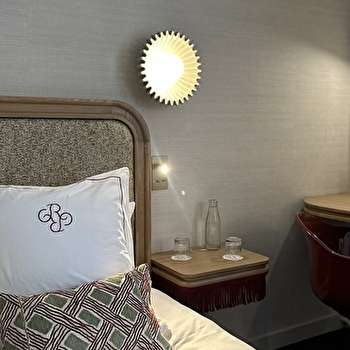 Chapeau Rouge par William Frachot  - DIJON