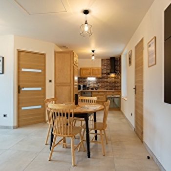 Les Gîtes de l'Orée du Bois - Papeterie - TORPES