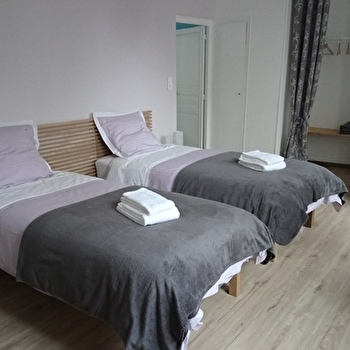 Chez Charles, une histoire de famille - ALISE-SAINTE-REINE