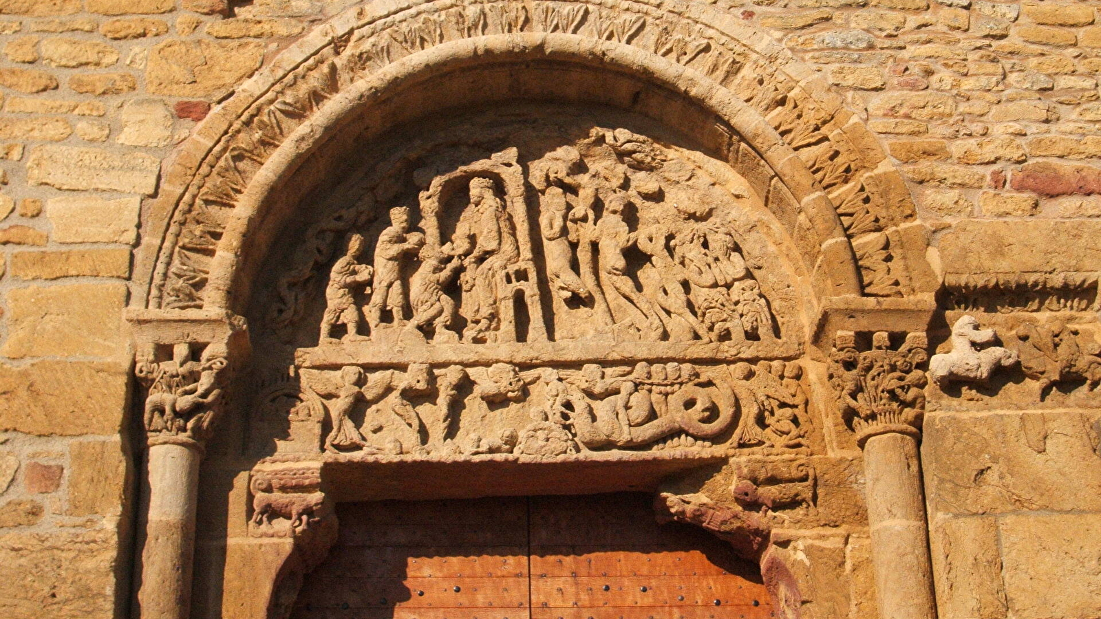 Paray-le-Monial : circuit n°01 - Églises romanes : Anzy-le-Duc et Montceaux-l'Étoile