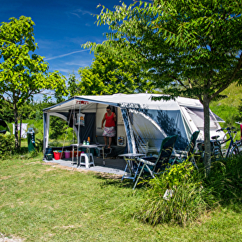 Camping La Jonquille - HURECOURT