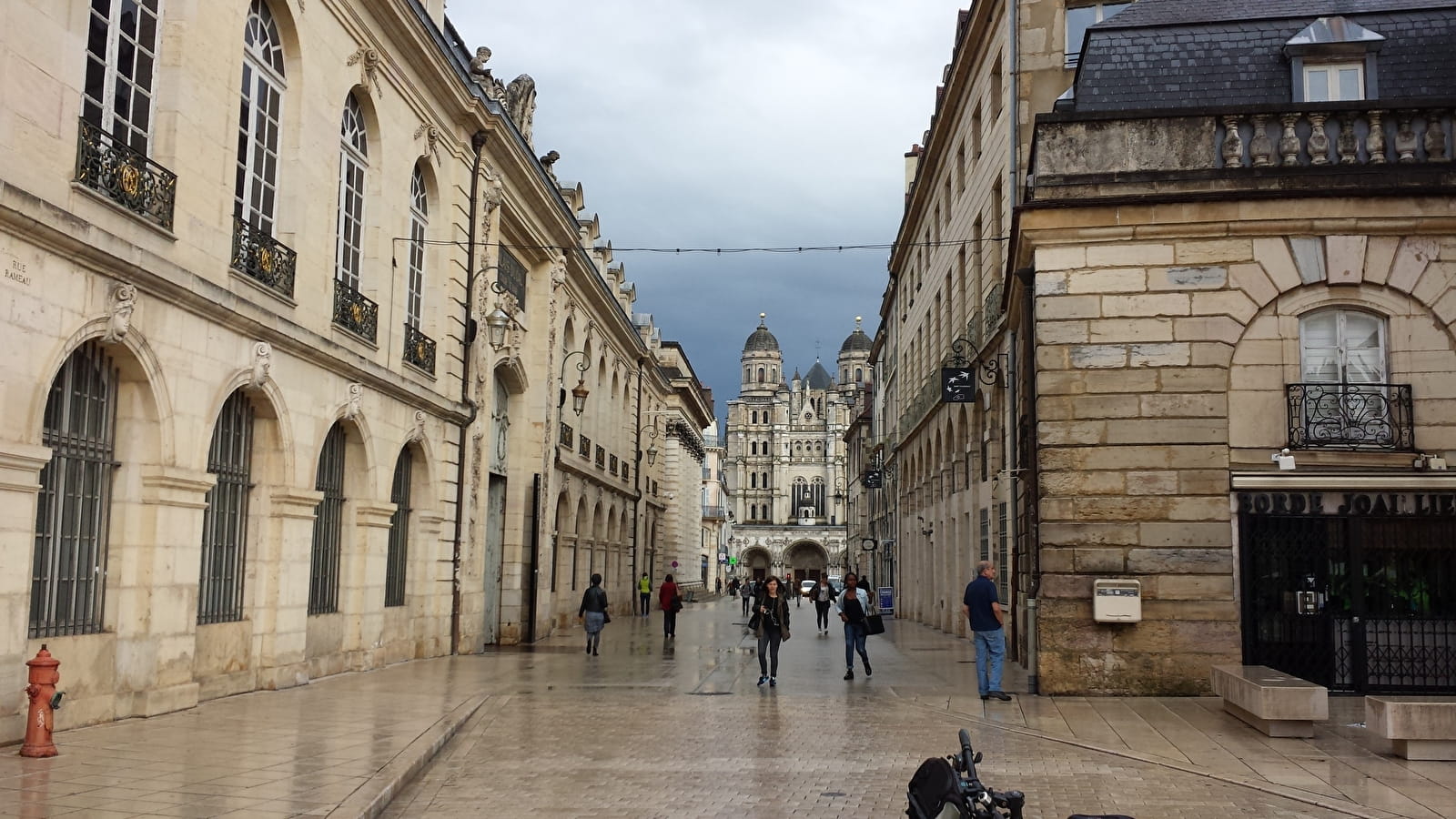 Dijon Bike Tours - Bourgogne Évasion by Active Tours
