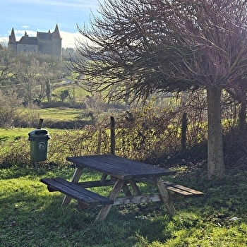 Aire de pique-nique - CHASSY