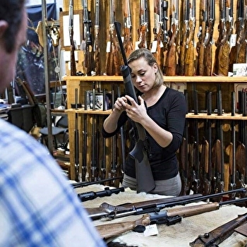 Visite de la coutellerie - Armurerie James - AUTUN