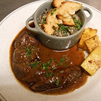 Au Petit Jurassien - ARBOIS