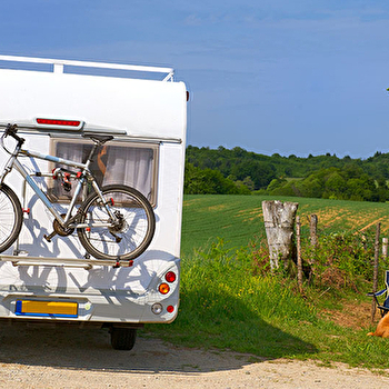 Aire de camping-car - ANJOUTEY