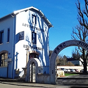 Appart'Hôtel Parc Johan - CHAUFFAILLES