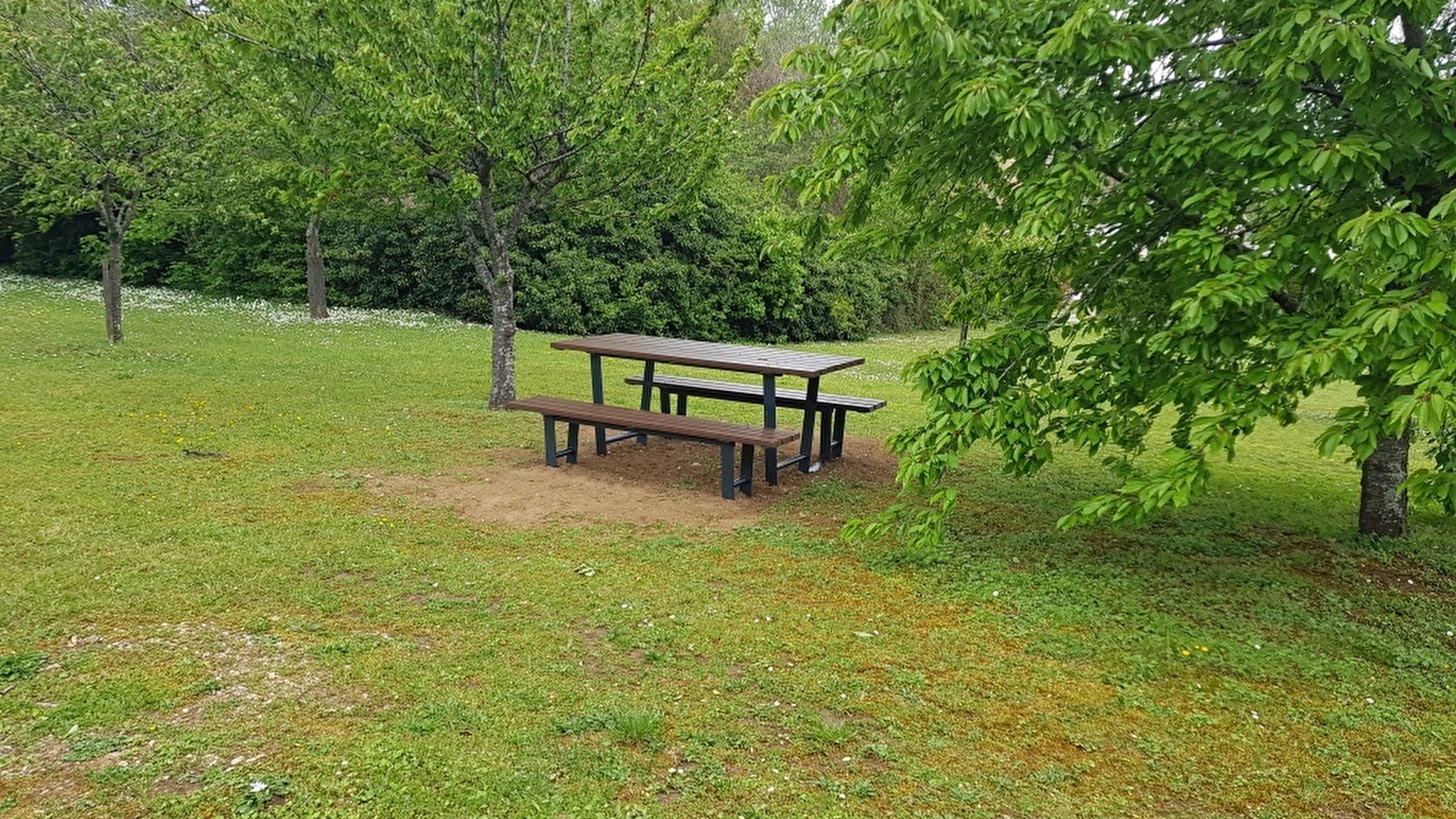 Aire de pique-nique de Courtois-sur-Yonne