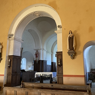 Eglise clunisienne Saint-Pierre à Montambert