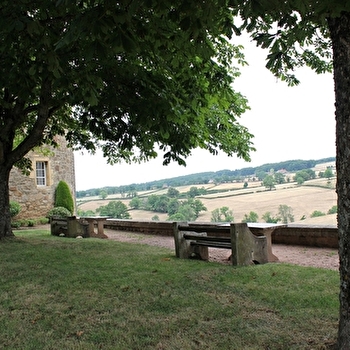 Aire de pique-nique - SAINT-CHRISTOPHE-EN-BRIONNAIS