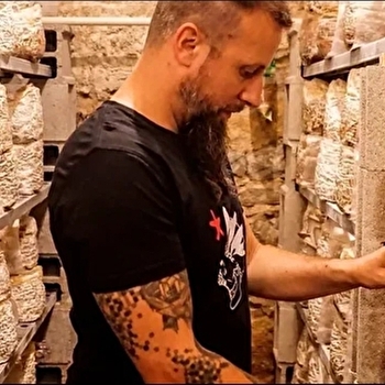 Plongez dans la culture des champignons avec Florian - NANS-SOUS-SAINTE-ANNE