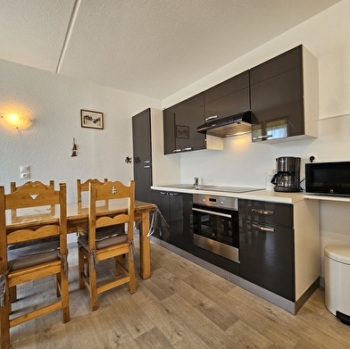 Le Gabelou - Studio en résidence - P402POR00