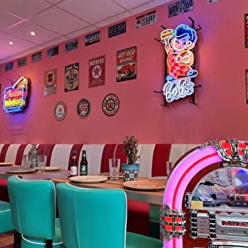 Old School Diner Restaurant - MILLAY