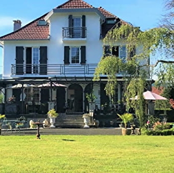 Au Temps Suspendu - CHAMPAGNEY