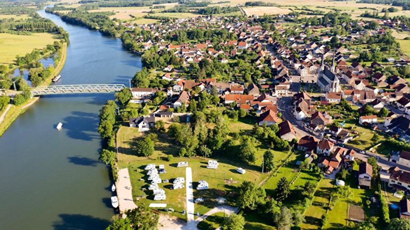 Aires de pique-nique - Lamarche-sur-Saône