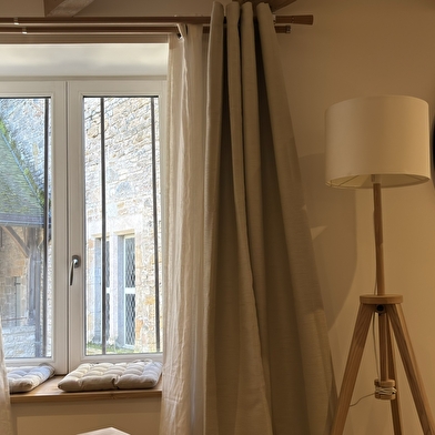 L'abeille du Moulin - D'Or et de Lune