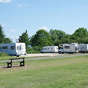 Aire de service pour camping-cars - SAINT-GENGOUX-LE-NATIONAL