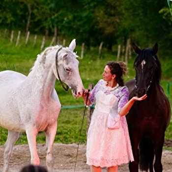 Lucie et les chevaux - ETERNOZ-VALLEE-DU-LISON