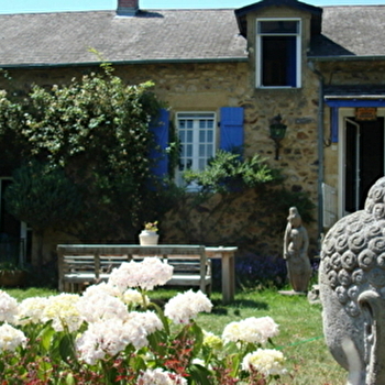 Les volets bleus  - LAROCHEMILLAY