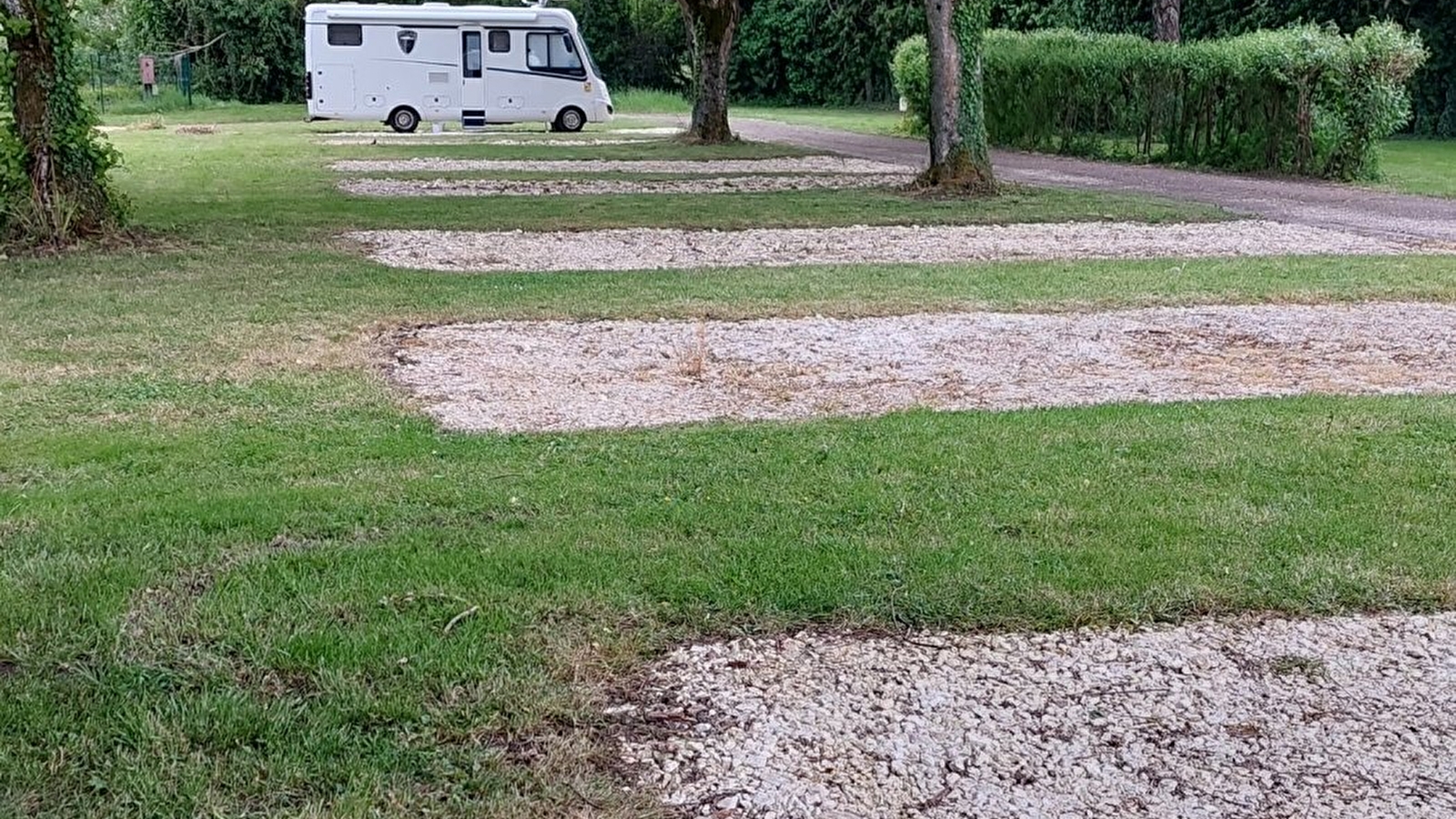 Aire de camping-car d'Entrains sur Nohain