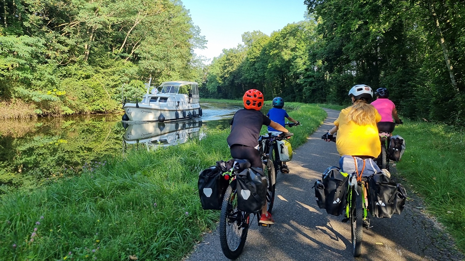 Flanez au fil du Canal du Centre