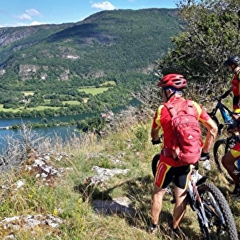 Circuit VTTAE n°30 (noir) - Monts de Corveissiat - Belvédères d'Echazeaux - CIZE