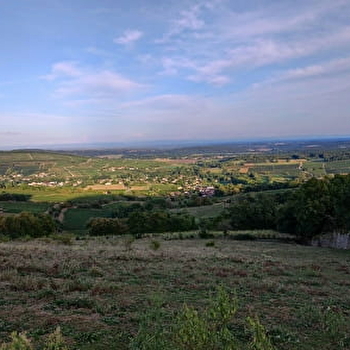Le Val d'Azé - Les Grottes  - AZE