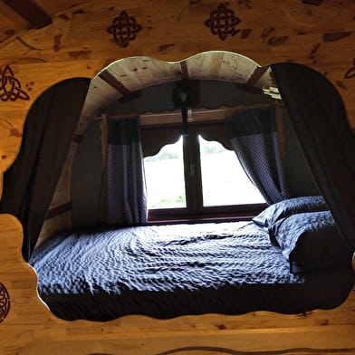 Roulotte irlandaise Polly - Au Jardin de la Vouivre