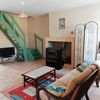 Gîte entre canal et forêt