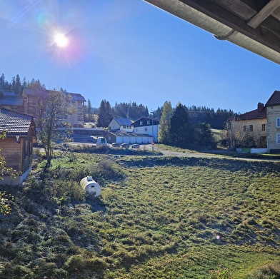 La Halle - Studio en résidence - P222ROB00