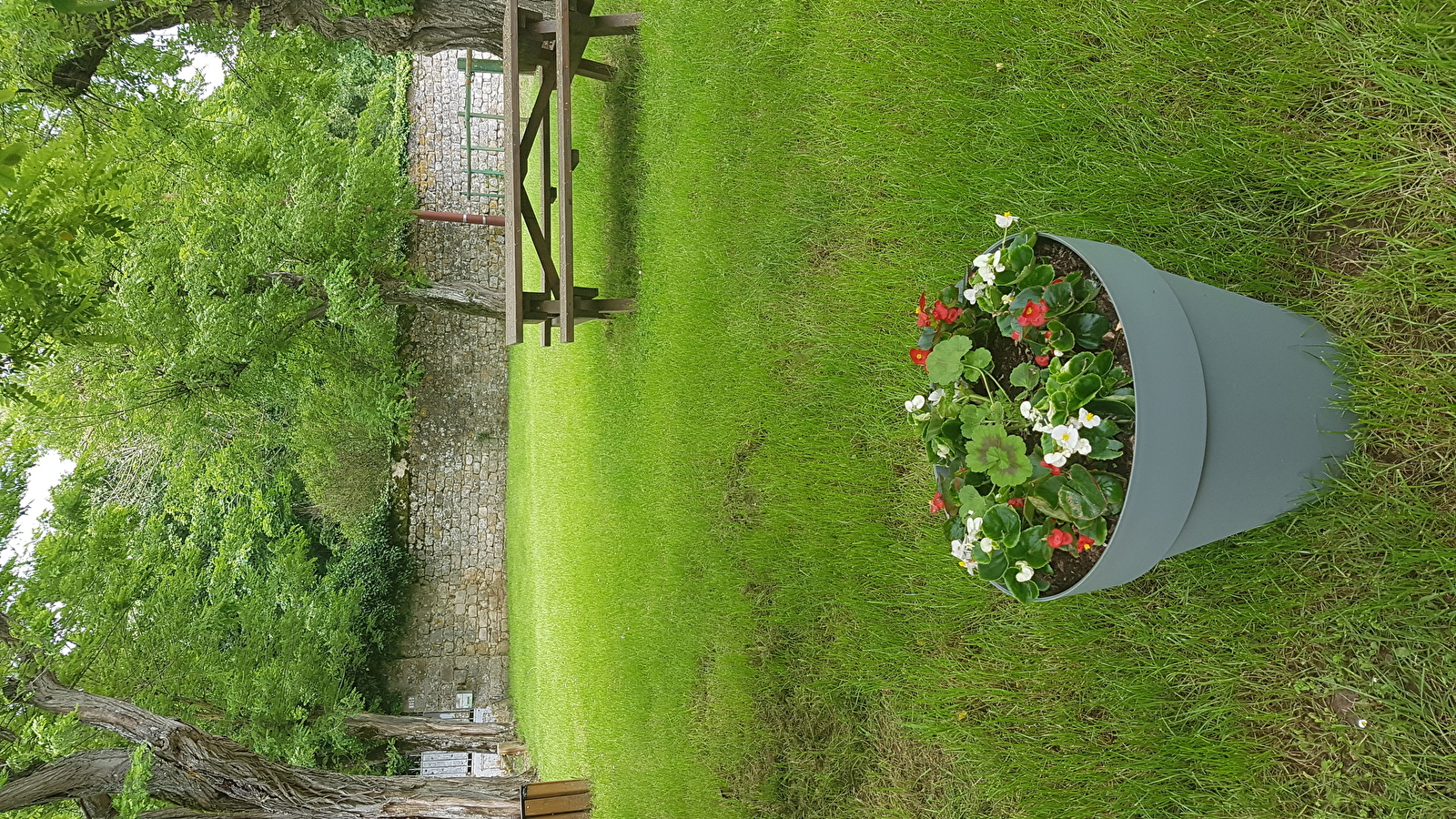 Aire de pique-nique Place du Château
