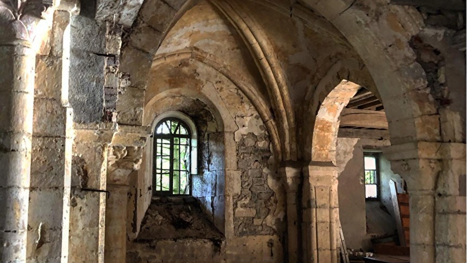 Abbaye Saint-Martin-du-Bourg