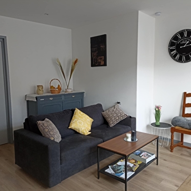 Location 'Au Café du Réveil' - Loïc Grosjean