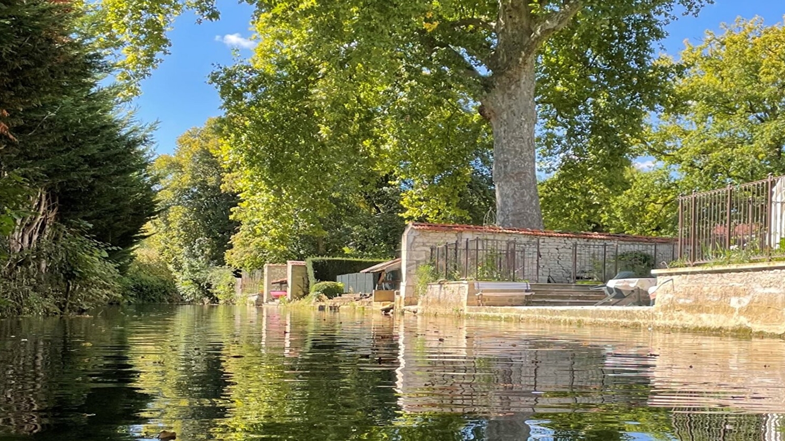 Le Clos de l'Armançon - La Maison d'Amis