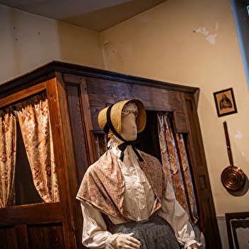 Diver'Tissez-vous ! Le costume et ses coutumes - CHAMPLITTE