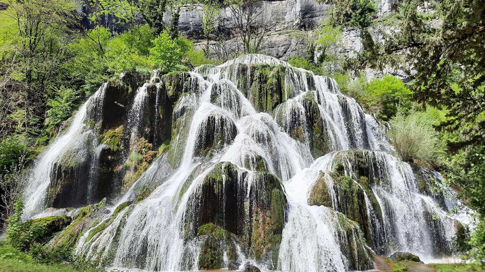 Cascade de Baume-les-Messieurs