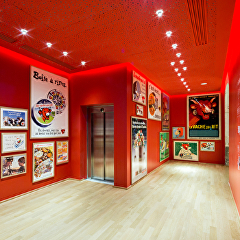 La Vache qui rit fait sa pub - LONS-LE-SAUNIER