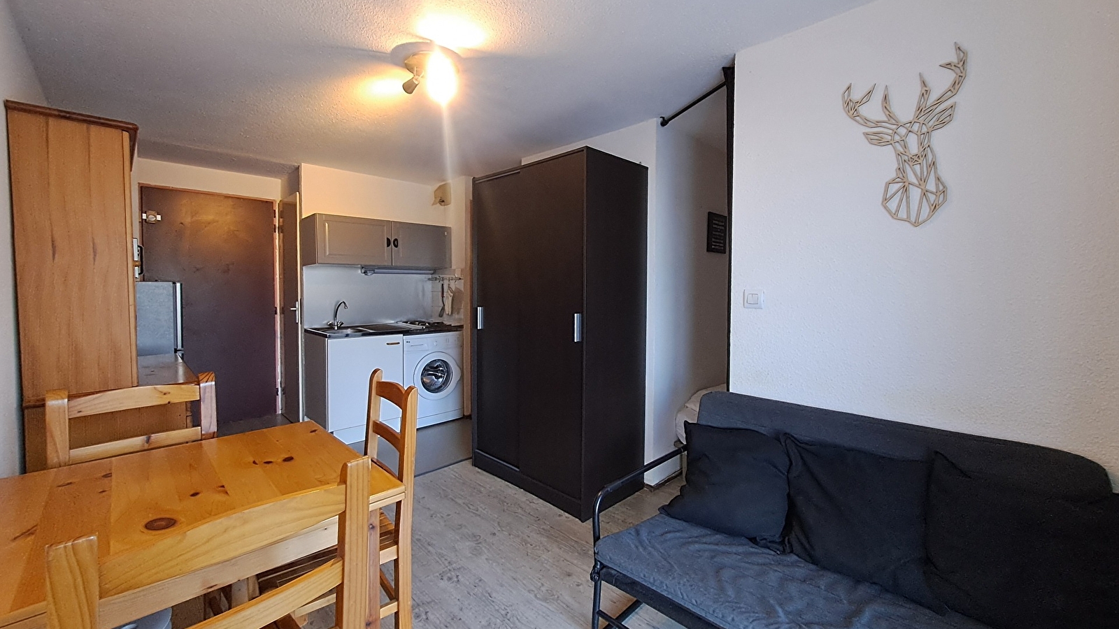 Le Cernois - Studio en résidence - P402DOR00