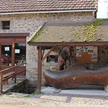 Les Etablissements Marchand, sabotiers et boisseliers - GOULOUX