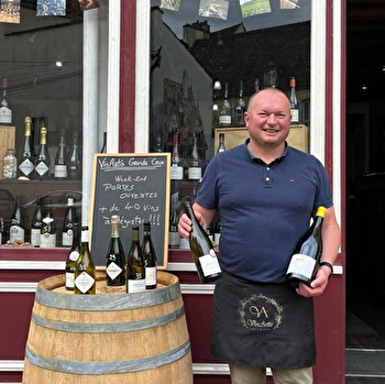 Dégustation de 5 Vins Bourguignons chez VinArtis Grands Crus - BEAUNE