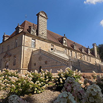 Ecuries du château de Chaumont en Charolais - SAINT-BONNET-DE-JOUX