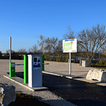 Aire Camping-Car Park - IS-SUR-TILLE