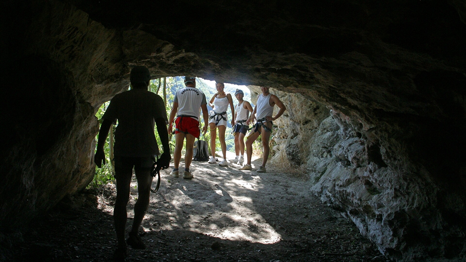 Terrain d'aventure l Akila Gorges de la Loue