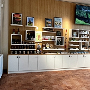 La boutique de l'Office de Tourisme Morvan Sommets & Grands Lacs - B.I.T de Château-Chinon - CHATEAU-CHINON (VILLE)