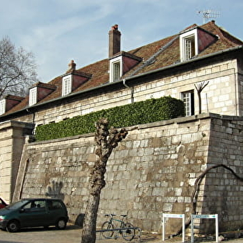 Histoire de la caserne à Besançon - BESANCON