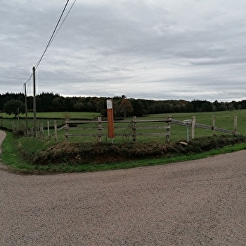 Lieu de parachutage - Seconde Guerre mondiale - VENDENESSE-LES-CHAROLLES
