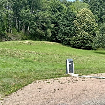 Aire de services pour camping-cars - SAINT-SERNIN-DU-BOIS